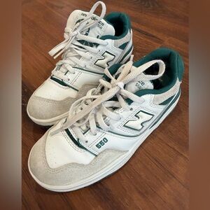 New Balance 550 kids Sneakers in white and Green Sz 1